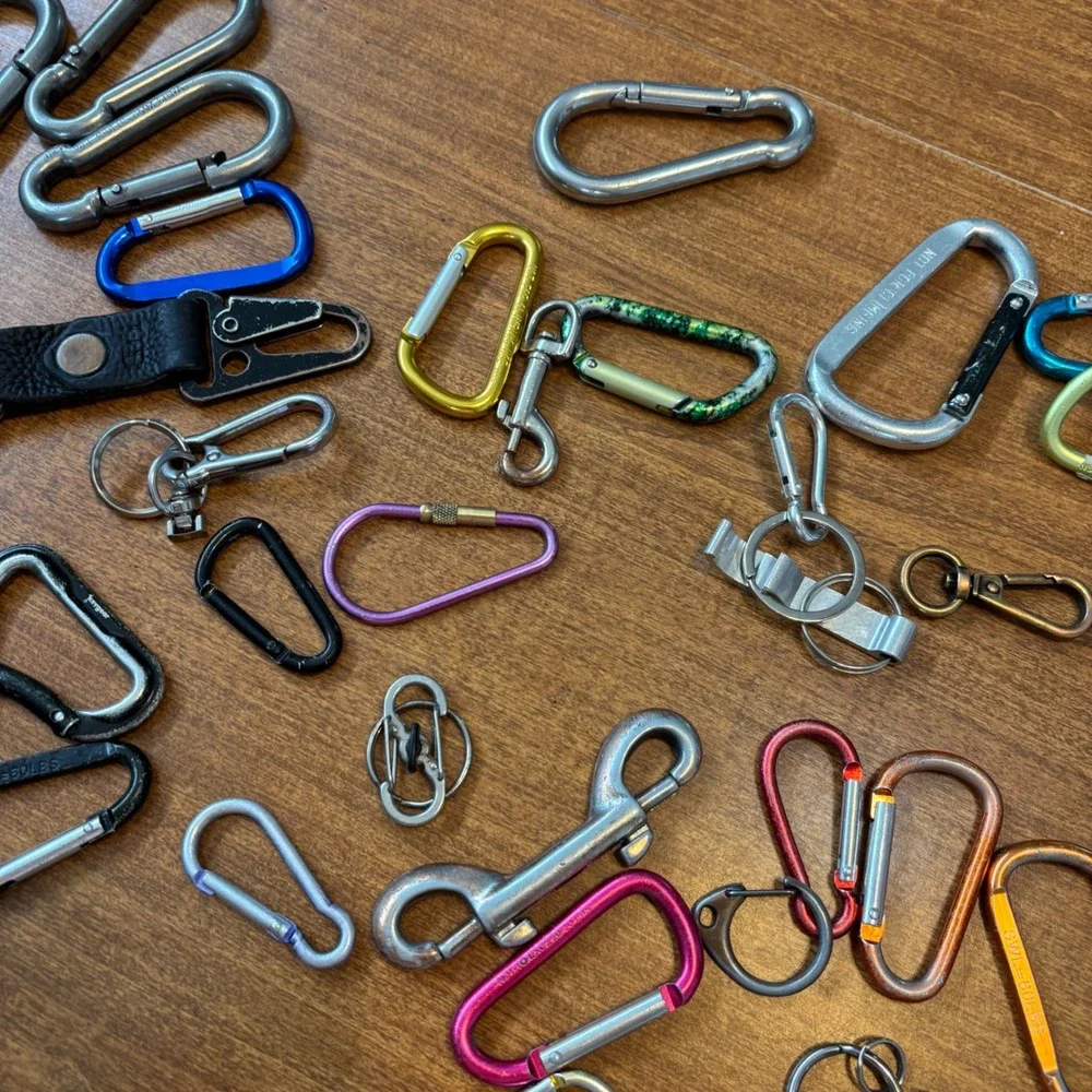 Mixed Color Aluminum Carabiner Key & Card Holder Set